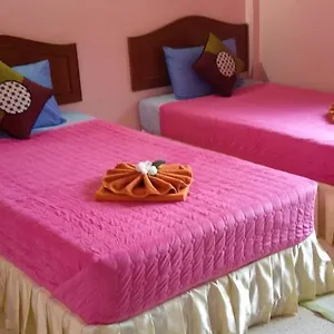 Lanta Sweet Mansion Отель